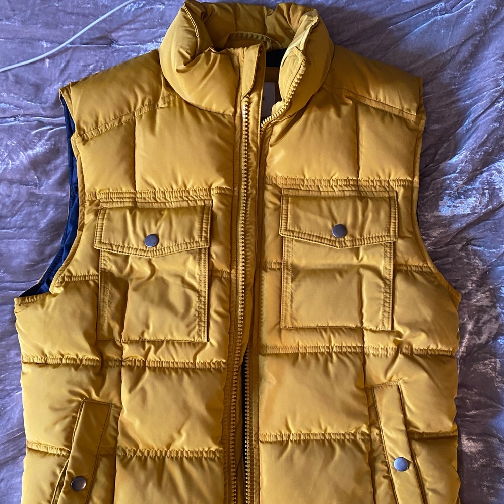 Men’s down vest. Size S